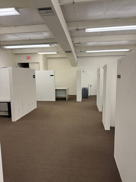 More Photos Of 2051 Trade Center Way, Naples Flex For Sale