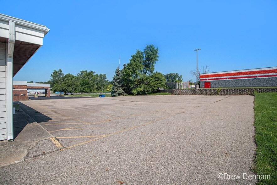 More Photos Of 845 4 Mile Rd NW, Grand Rapids Storefront Retail Residential For Sale
