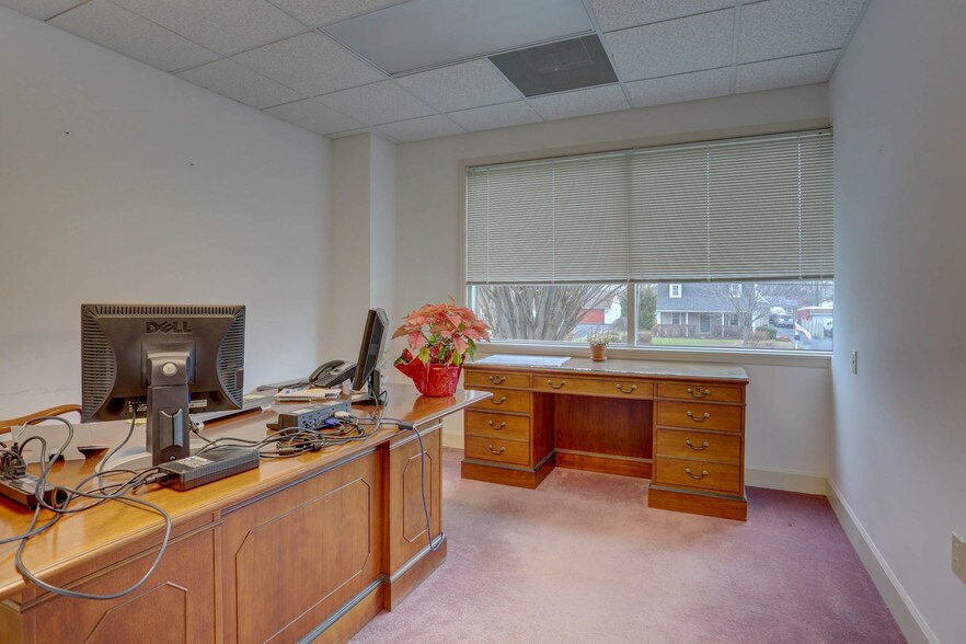 More Photos Of 930 Red Rose Ct, Lancaster Medical For Lease