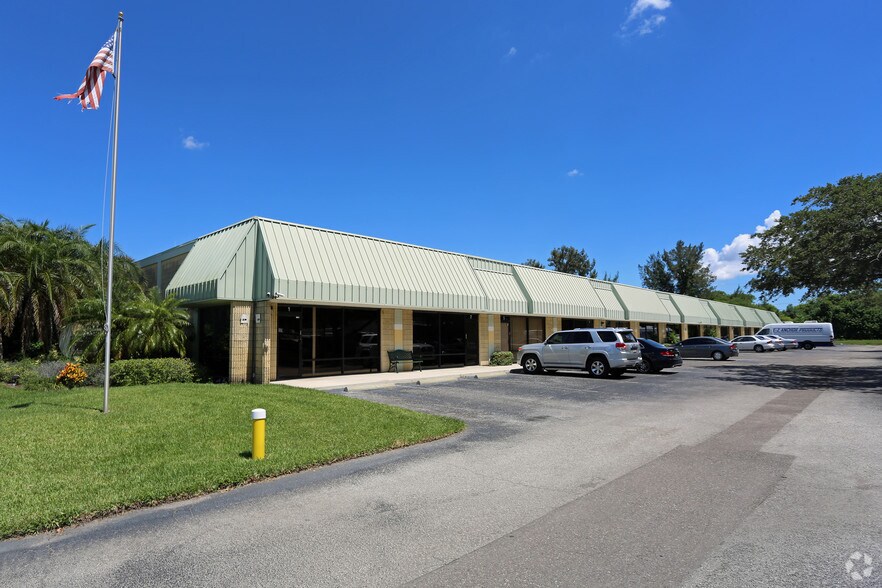 More Photos Of 3734 131st Ave N, Clearwater Warehouse For Lease