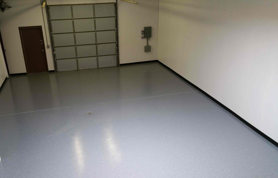 More Photos Of 720 Billings St, Aurora Showroom For Lease