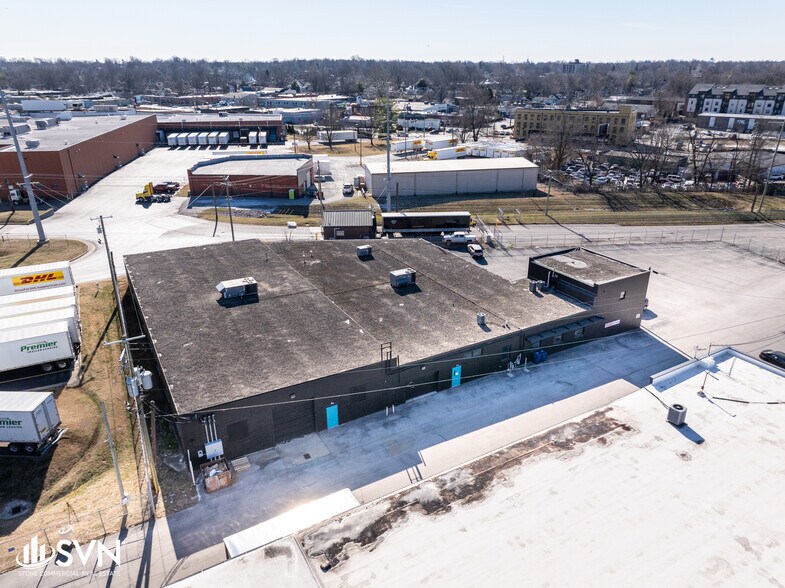 More Photos Of 330 Midland Pl, Lexington Warehouse For Lease
