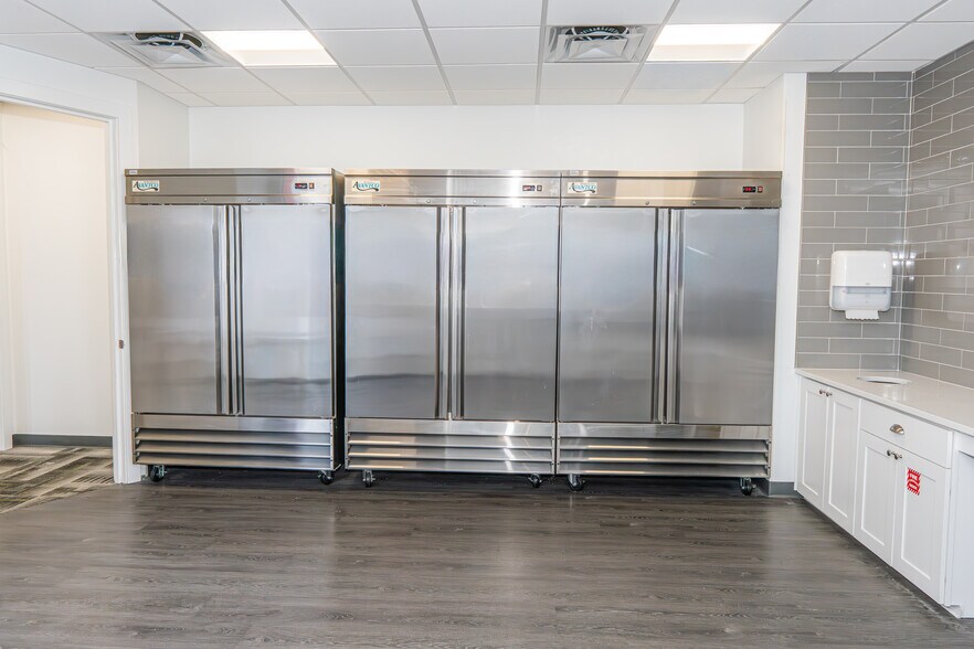 More Photos Of 3733 University Blvd W, Jacksonville Office For Lease