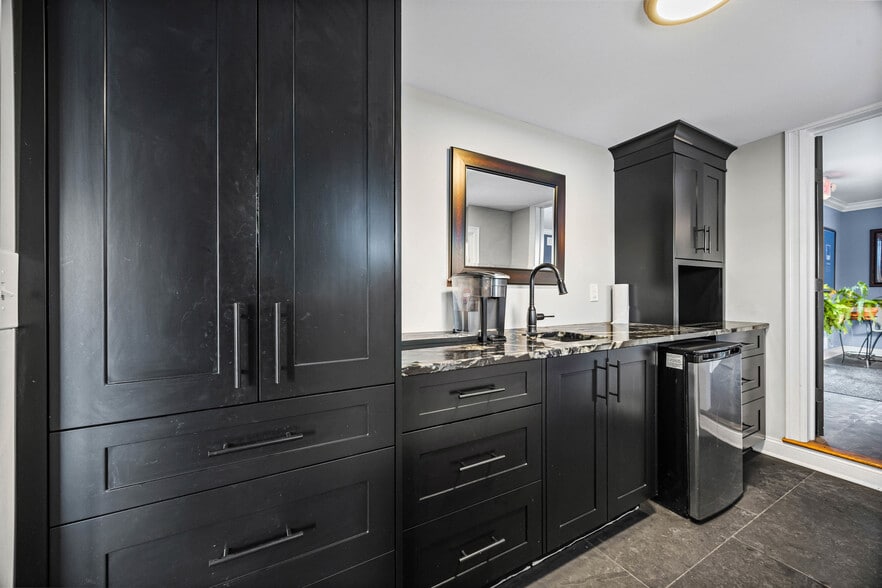 More Photos Of 955 E Henrietta Rd, Rochester Medical For Lease