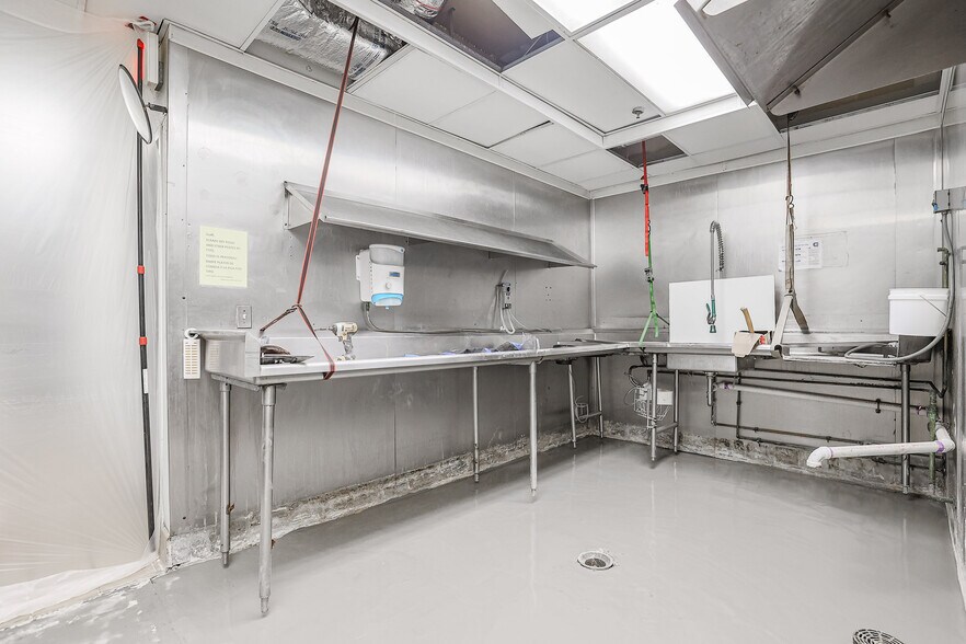 More Photos Of 27W371 North Ave, West Chicago Restaurant For Sale