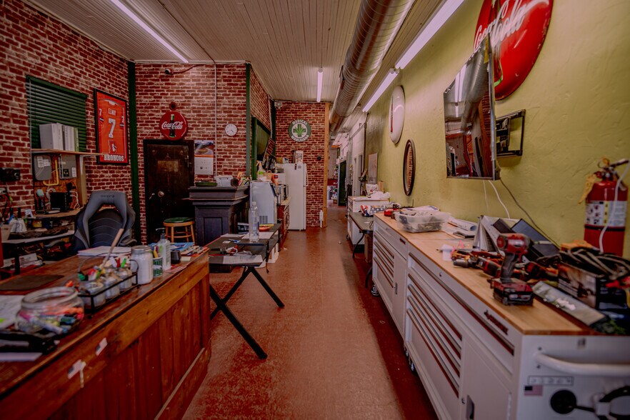 More Photos Of 103 N. Clarady, Wanette Industrial For Sale