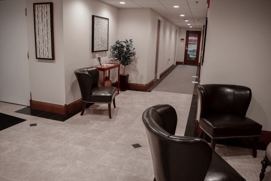More Photos Of 127 S First St, Geneva Office Residential For Lease