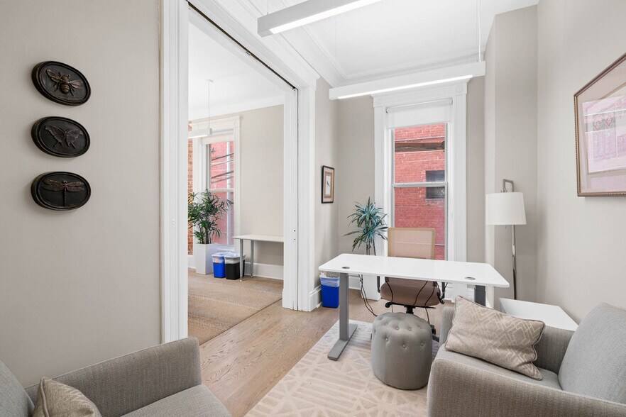 More Photos Of 2008 Hillyer Pl NW, Washington Office Residential For Sale