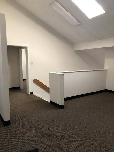 More Photos Of 17300 El Camino Real, Houston Office For Sale