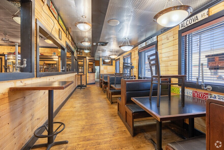More Photos Of 401 W Cedar St, Rawlins Restaurant For Sale