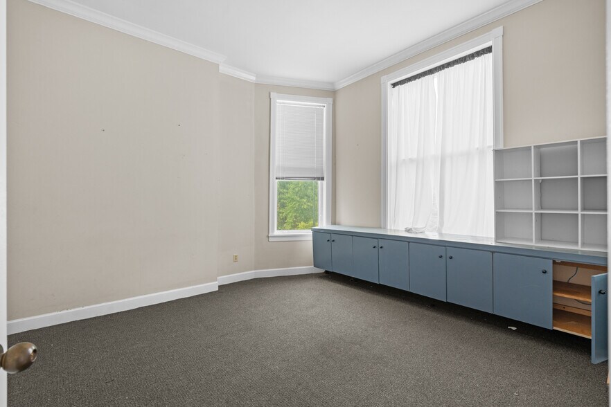 More Photos Of 101 St Clair St, Frankfort Loft Creative Space For Sale