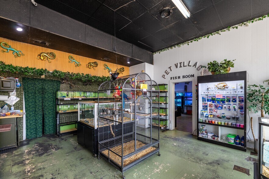 More Photos Of 200 N Main St, Duncanville Storefront Retail Office For Sale