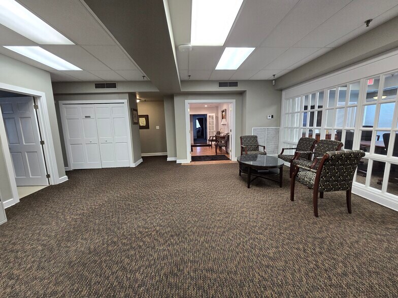 More Photos Of 5 E Main St, Hudson Office Residential For Lease