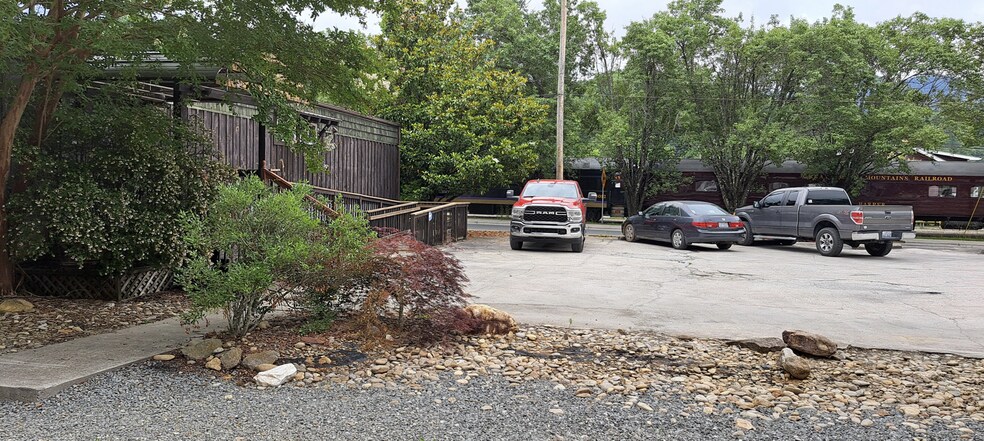 More Photos Of 134 Depot St, Bryson City Office Residential For Lease