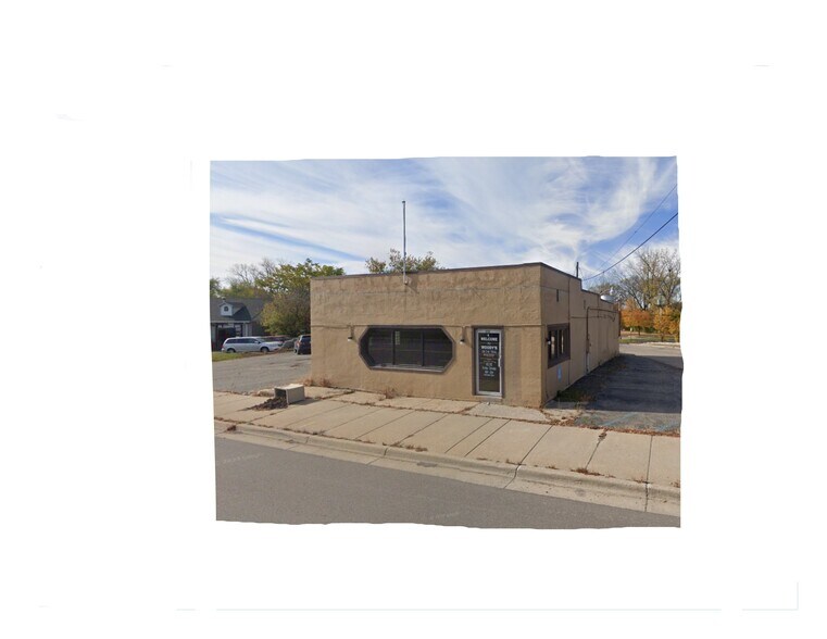 Primary Photo Of 235 N Pontiac Trail, Walled Lake Restaurant For Lease
