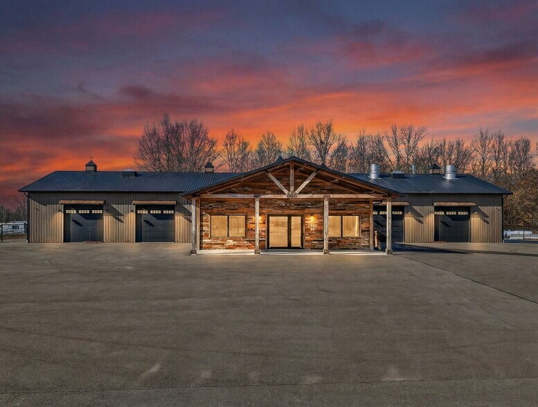 Primary Photo Of 1834 Outer Hwy 61 hwy, Moscow Mills Flex For Sale