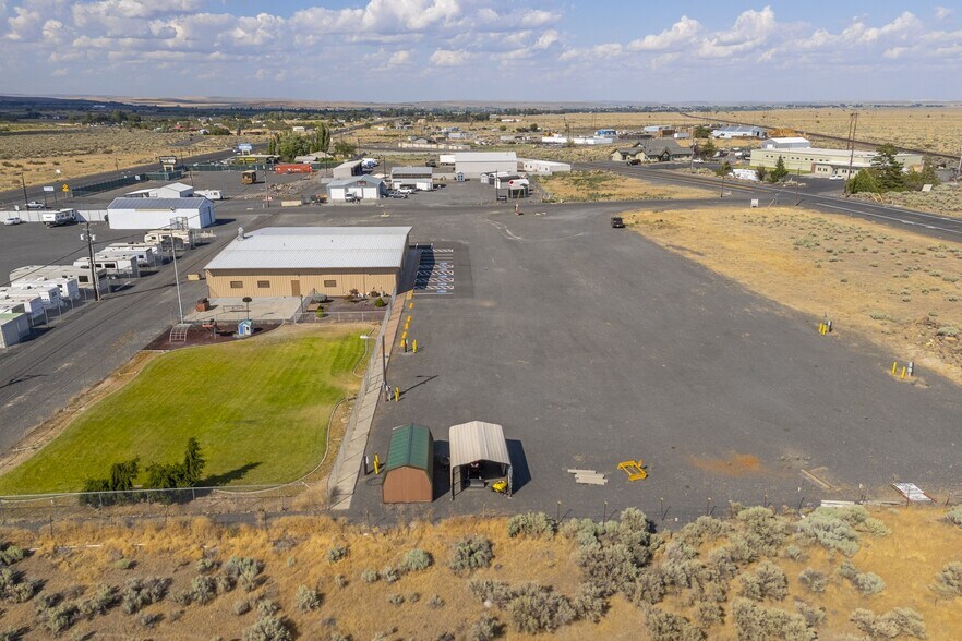 More Photos Of 140 14th Ave NW, Ephrata Flex For Sale