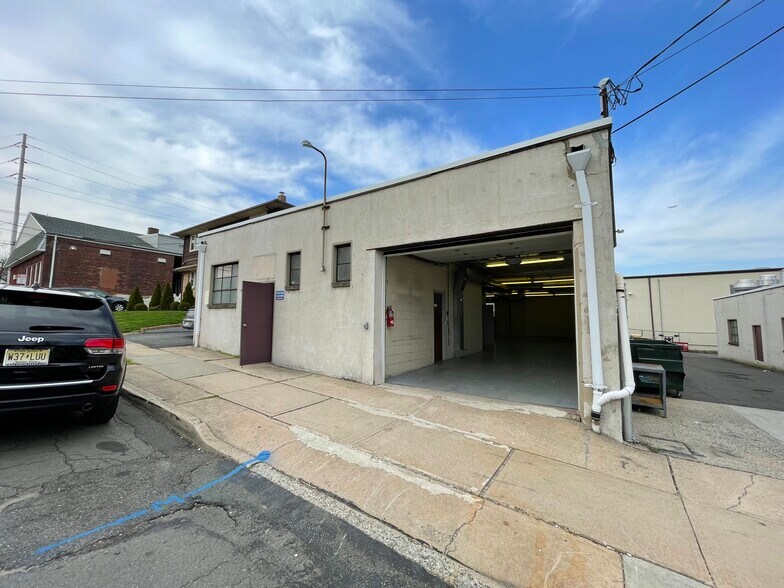 Primary Photo Of 45 Wadsworth St, Wallington Warehouse For Lease