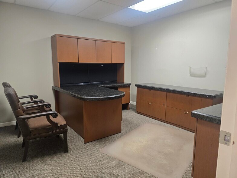 More Photos Of 4091 Colonial Blvd, Fort Myers Office Residential For Sale