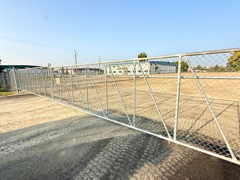 More Photos Of 8 Van Der Horn Way, Red Deer County Industrial For Lease