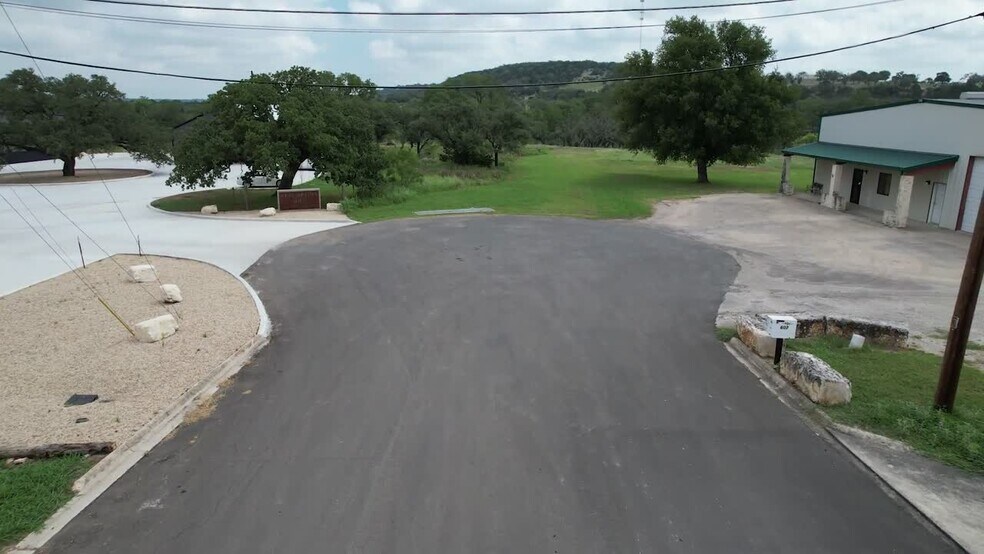 Primary Photo Of 606 Mill Run, Kerrville Warehouse For Lease
