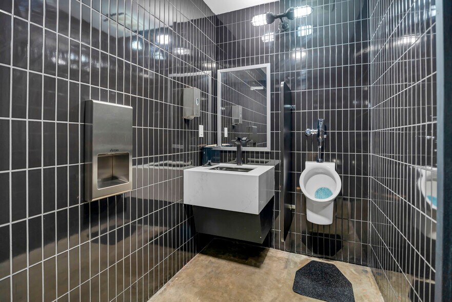 More Photos Of 2509 N Miami Ave, Miami Loft Creative Space For Lease