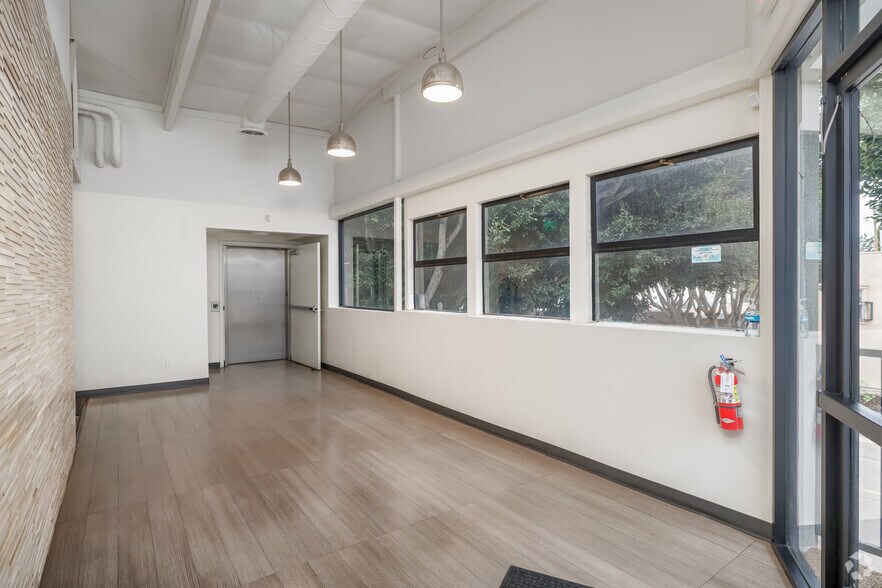 More Photos Of 629 2nd St, Encinitas Office For Sale