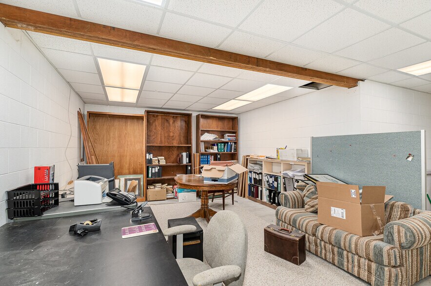 More Photos Of 820 N Michigan Ave, Saginaw Office For Sale