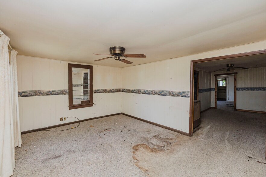 More Photos Of 1610 W 6th Ave, El Dorado General Retail For Sale