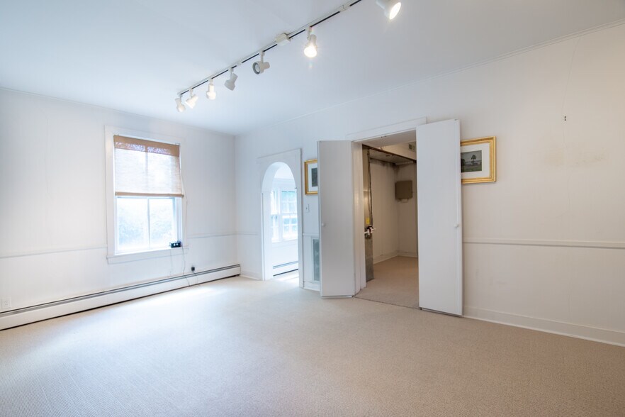 More Photos Of 33 S Harrison St, Easton Office Residential For Sale