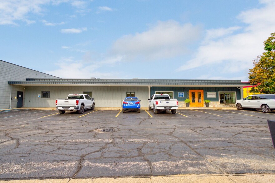 More Photos Of 850 Maple Ave, Holland Industrial For Sale