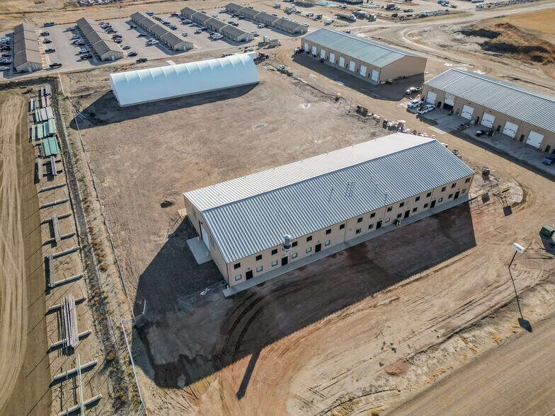 More Photos Of 5066 Owan Industrial Park Dr, Williston Warehouse For Lease