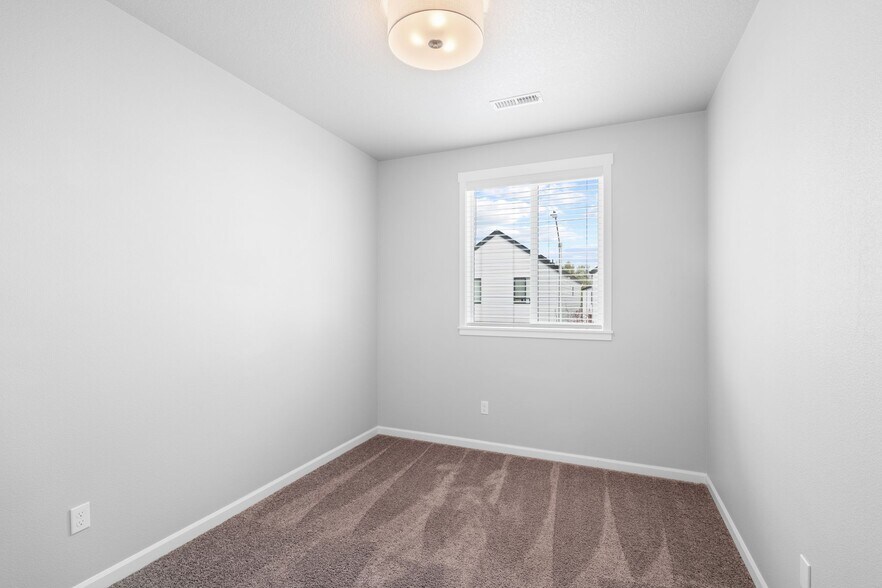 More Photos Of 16306 NE 20th St, Vancouver Multifamily For Sale