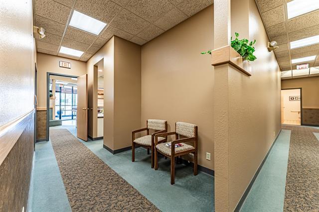 More Photos Of 34 SE Main St, Blackfoot Office For Sale