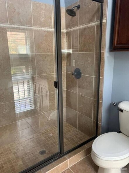 More Photos Of 255 Warner St, Cincinnati Apartments For Sale