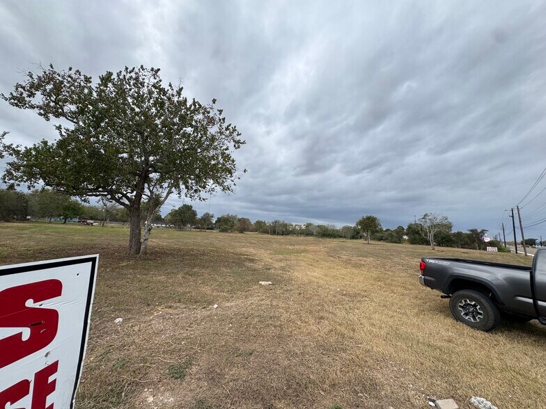 More Photos Of 5303 John Stockbauer Dr, Victoria Land For Sale