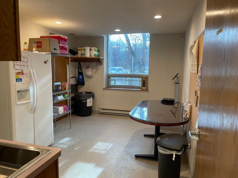 More Photos Of 2343 NW 135th Ln, Andover Manufacturing For Sale