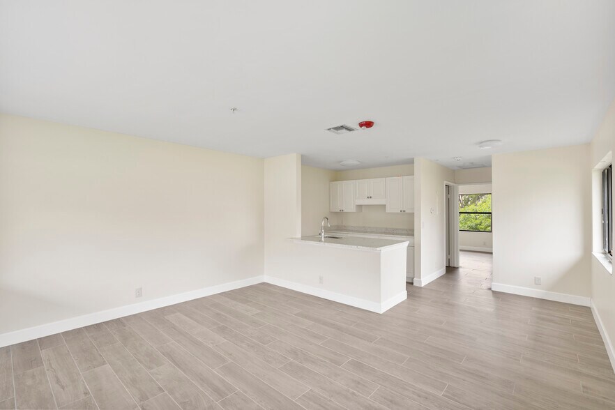 More Photos Of 4177 S Congress Ave, Lake Worth Apartments For Sale