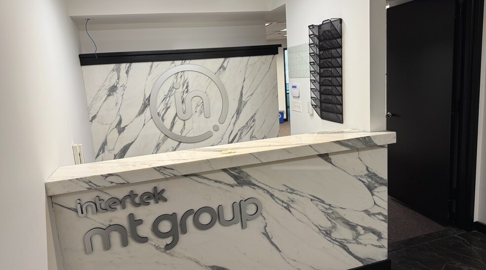 More Photos Of 30-56 Whitestone Expy, Flushing Office For Lease