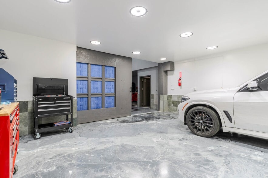 More Photos Of 11635-11637 Tuxford St, Sun Valley Warehouse For Sale