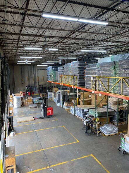 More Photos Of 2200-2202 E Randol Mill Rd, Arlington Warehouse For Lease