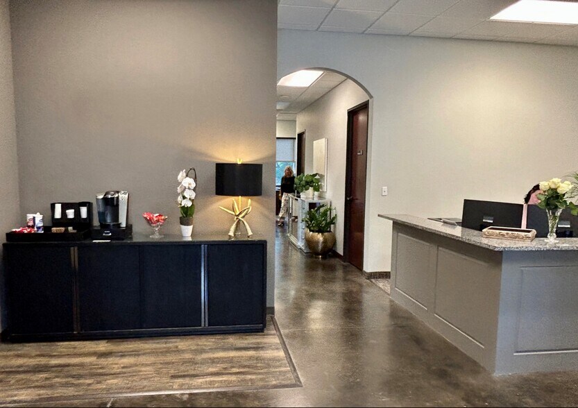 More Photos Of 1241 W Green Oaks Blvd, Arlington Coworking Space