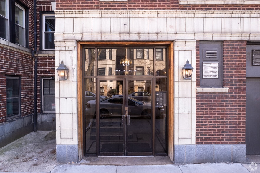 More Photos Of 2903 N Broadway St, Chicago Apartments For Lease