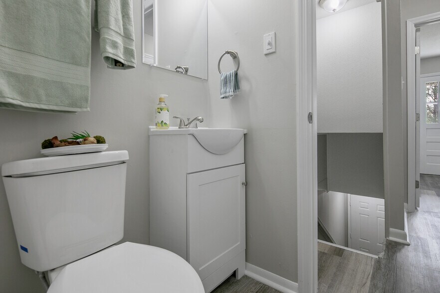 More Photos Of 817 Ridge Rd, Fayetteville Apartments For Sale