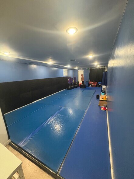 Primary Photo Of 80-02-80-28 Northern Blvd, East Elmhurst Storefront For Lease