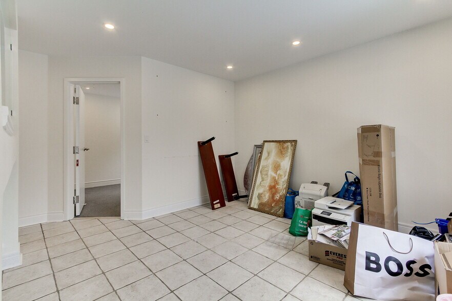 More Photos Of 187 Finch Ave W, Toronto Office Residential For Sale