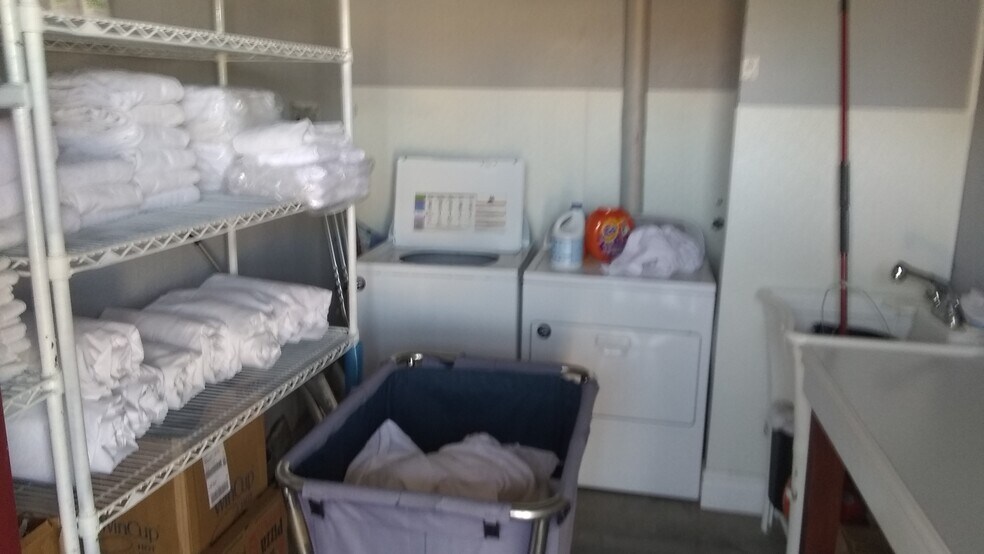 More Photos Of 904 W Main St, Quartzsite Hotel For Sale