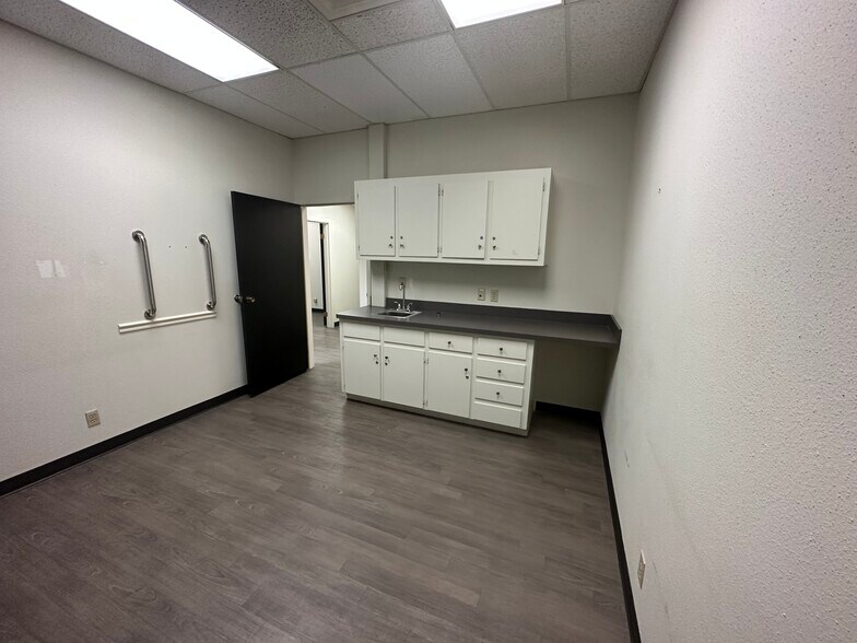 More Photos Of 4201 Camp Bowie Blvd, Fort Worth Medical For Lease