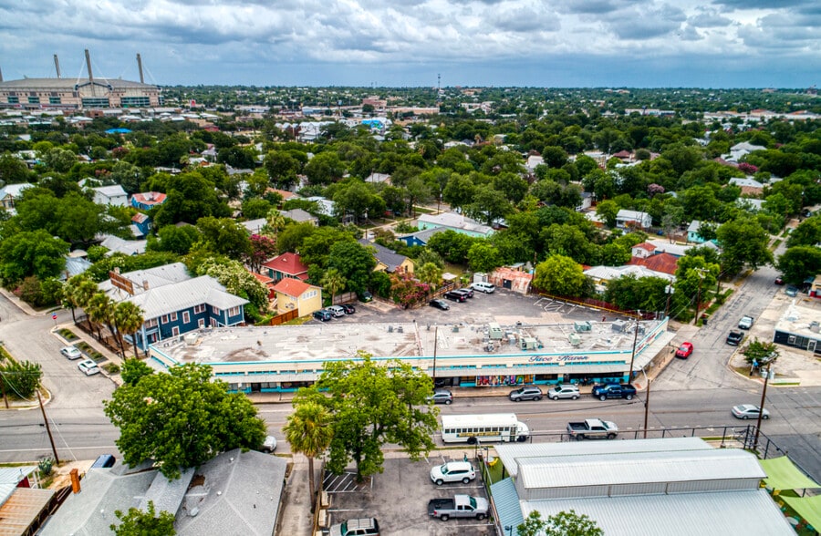 More Photos Of 1012-1032 S Presa St, San Antonio Unknown For Lease