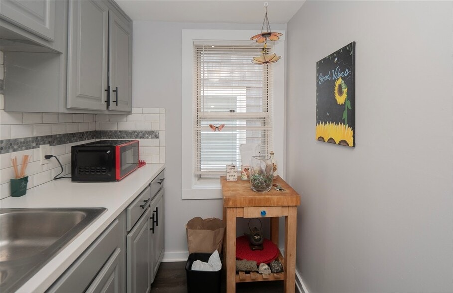 More Photos Of 130-132 Spring St, Newport Apartments For Sale